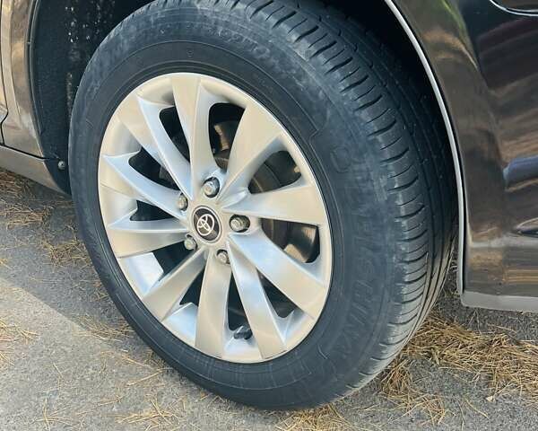 Черный Тойота Авенсис, объемом двигателя 2.2 л и пробегом 376 тыс. км за 6800 $, фото 20 на Automoto.ua