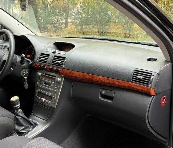 Черный Тойота Авенсис, объемом двигателя 2.2 л и пробегом 300 тыс. км за 3400 $, фото 18 на Automoto.ua