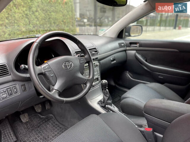 Чорний Тойота Авенсіс, об'ємом двигуна 2 л та пробігом 271 тис. км за 6599 $, фото 16 на Automoto.ua