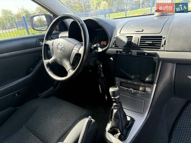 Чорний Тойота Авенсіс, об'ємом двигуна 2 л та пробігом 296 тис. км за 6200 $, фото 33 на Automoto.ua