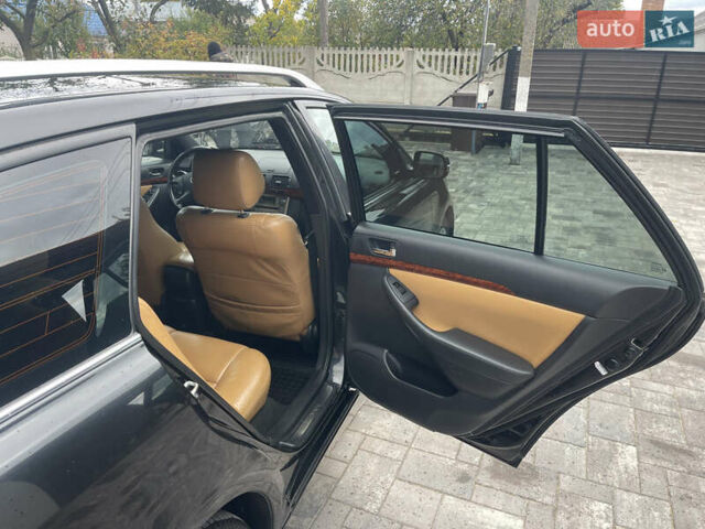 Черный Тойота Авенсис, объемом двигателя 2 л и пробегом 300 тыс. км за 6999 $, фото 16 на Automoto.ua