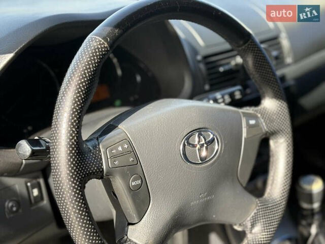 Чорний Тойота Авенсіс, об'ємом двигуна 2 л та пробігом 296 тис. км за 6200 $, фото 25 на Automoto.ua