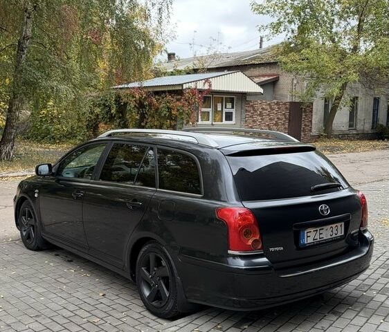 Черный Тойота Авенсис, объемом двигателя 2.2 л и пробегом 300 тыс. км за 3400 $, фото 6 на Automoto.ua