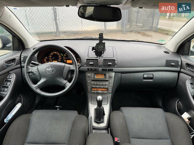 Черный Тойота Авенсис, объемом двигателя 1.79 л и пробегом 171 тыс. км за 7500 $, фото 7 на Automoto.ua