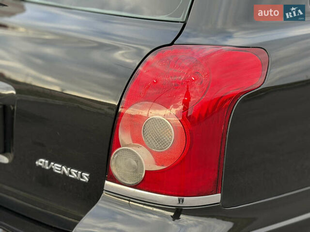 Черный Тойота Авенсис, объемом двигателя 1.8 л и пробегом 243 тыс. км за 7999 $, фото 12 на Automoto.ua