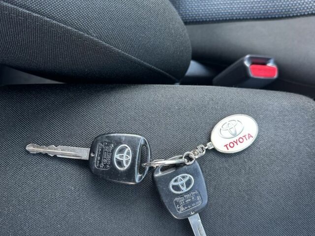 Черный Тойота Авенсис, объемом двигателя 1.8 л и пробегом 155 тыс. км за 7450 $, фото 6 на Automoto.ua