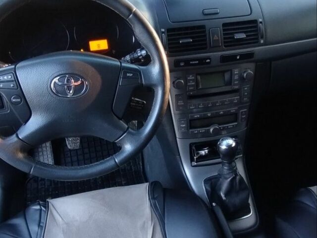 Черный Тойота Авенсис, объемом двигателя 2 л и пробегом 270 тыс. км за 8500 $, фото 6 на Automoto.ua