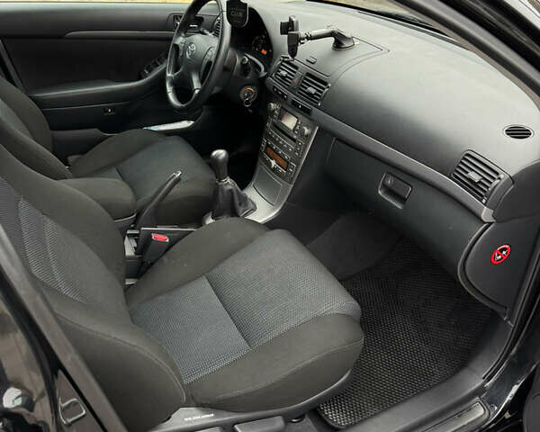 Черный Тойота Авенсис, объемом двигателя 1.79 л и пробегом 171 тыс. км за 7500 $, фото 10 на Automoto.ua