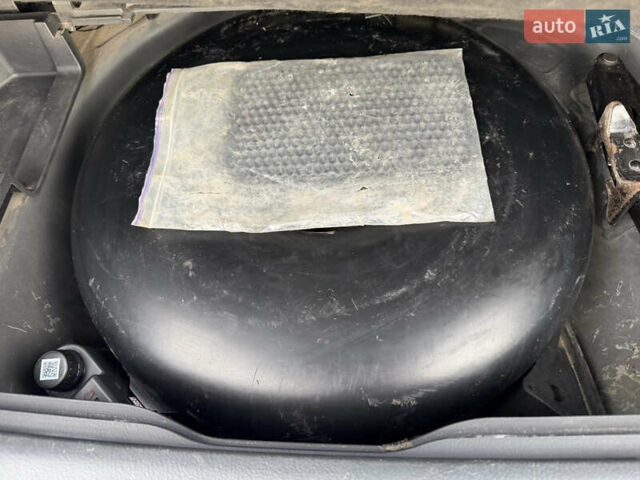 Черный Тойота Авенсис, объемом двигателя 1.8 л и пробегом 243 тыс. км за 7999 $, фото 59 на Automoto.ua