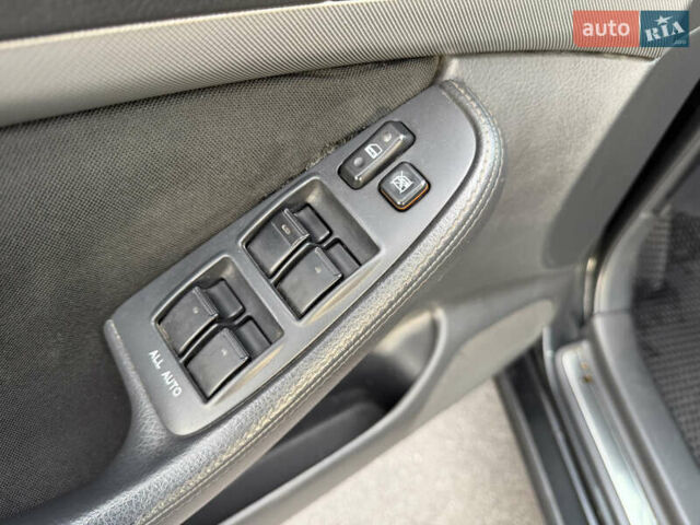 Черный Тойота Авенсис, объемом двигателя 1.8 л и пробегом 243 тыс. км за 7999 $, фото 29 на Automoto.ua