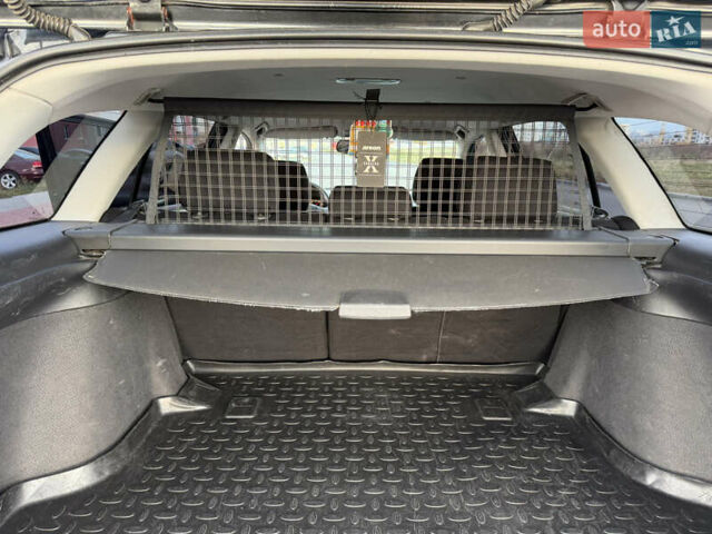 Черный Тойота Авенсис, объемом двигателя 1.8 л и пробегом 243 тыс. км за 7999 $, фото 58 на Automoto.ua