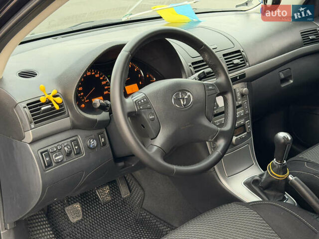 Черный Тойота Авенсис, объемом двигателя 1.8 л и пробегом 243 тыс. км за 7999 $, фото 32 на Automoto.ua