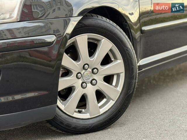 Черный Тойота Авенсис, объемом двигателя 1.8 л и пробегом 243 тыс. км за 7999 $, фото 3 на Automoto.ua