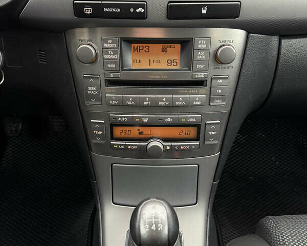 Черный Тойота Авенсис, объемом двигателя 1.79 л и пробегом 171 тыс. км за 7500 $, фото 8 на Automoto.ua