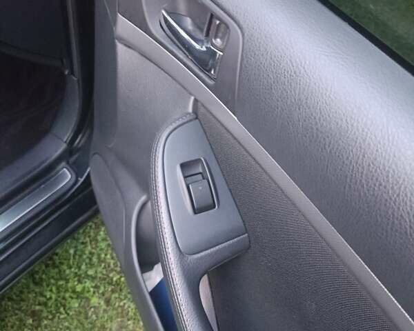 Чорний Тойота Авенсіс, об'ємом двигуна 1.8 л та пробігом 233 тис. км за 8200 $, фото 29 на Automoto.ua