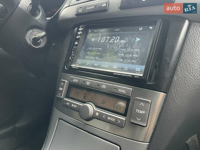 Чорний Тойота Авенсіс, об'ємом двигуна 2 л та пробігом 250 тис. км за 5480 $, фото 28 на Automoto.ua