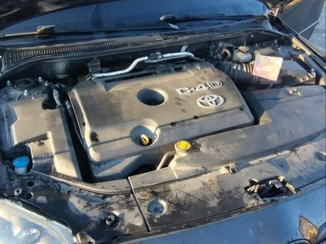 Черный Тойота Авенсис, объемом двигателя 2 л и пробегом 270 тыс. км за 8500 $, фото 5 на Automoto.ua