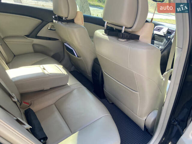 Черный Тойота Авенсис, объемом двигателя 2.2 л и пробегом 290 тыс. км за 7700 $, фото 7 на Automoto.ua