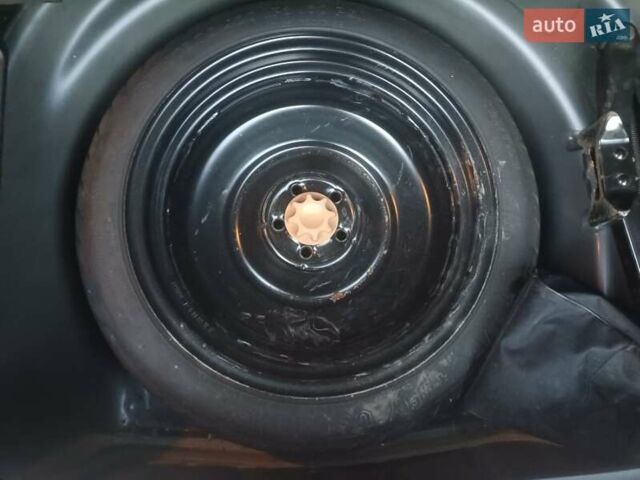 Чорний Тойота Авенсіс, об'ємом двигуна 1.8 л та пробігом 233 тис. км за 8200 $, фото 46 на Automoto.ua