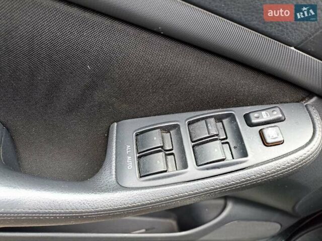 Чорний Тойота Авенсіс, об'ємом двигуна 2 л та пробігом 279 тис. км за 6500 $, фото 11 на Automoto.ua