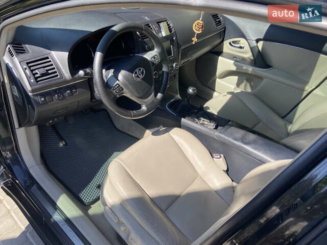 Черный Тойота Авенсис, объемом двигателя 2.2 л и пробегом 290 тыс. км за 7700 $, фото 3 на Automoto.ua