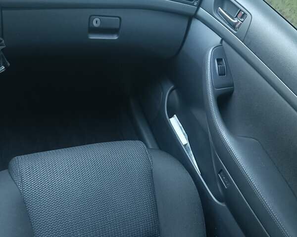 Чорний Тойота Авенсіс, об'ємом двигуна 1.8 л та пробігом 233 тис. км за 8200 $, фото 59 на Automoto.ua