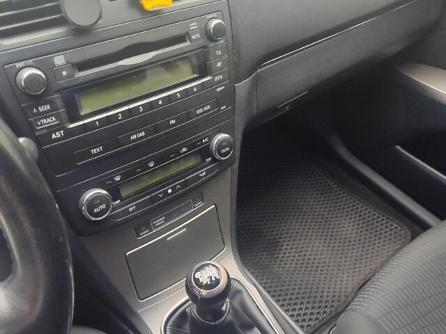 Чорний Тойота Авенсіс, об'ємом двигуна 2 л та пробігом 353 тис. км за 7600 $, фото 1 на Automoto.ua