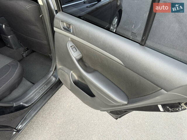 Черный Тойота Авенсис, объемом двигателя 1.8 л и пробегом 243 тыс. км за 7999 $, фото 49 на Automoto.ua