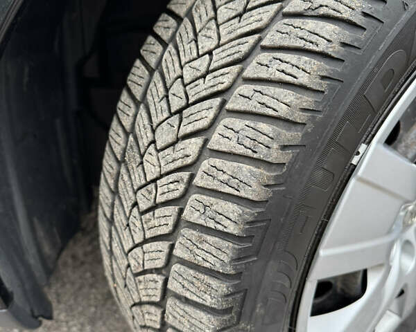 Черный Тойота Авенсис, объемом двигателя 1.79 л и пробегом 171 тыс. км за 7500 $, фото 15 на Automoto.ua