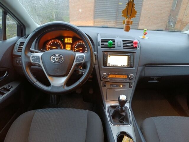 Черный Тойота Авенсис, объемом двигателя 2 л и пробегом 221 тыс. км за 7800 $, фото 2 на Automoto.ua