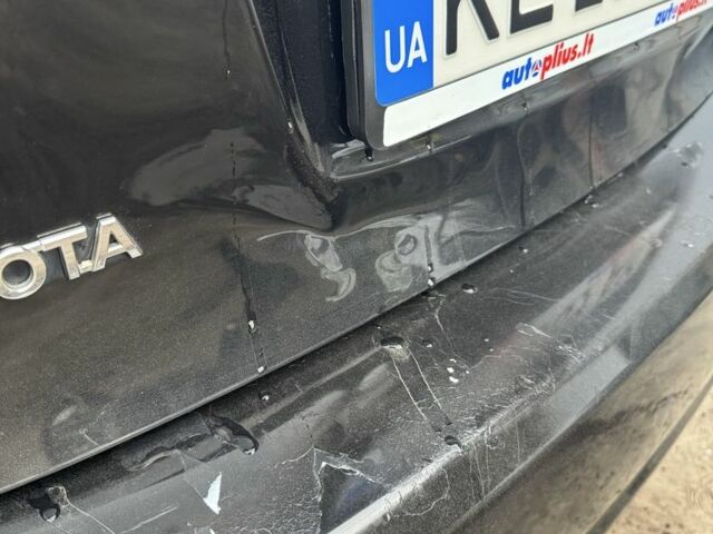 Черный Тойота Авенсис, объемом двигателя 2.2 л и пробегом 340 тыс. км за 7500 $, фото 13 на Automoto.ua