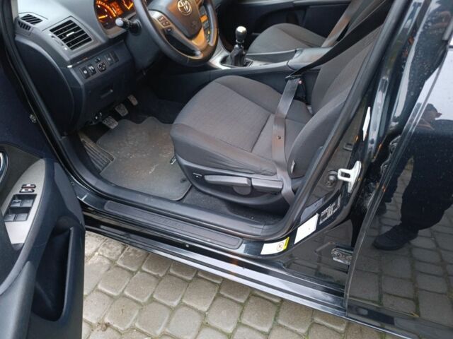 Черный Тойота Авенсис, объемом двигателя 2 л и пробегом 221 тыс. км за 7800 $, фото 1 на Automoto.ua