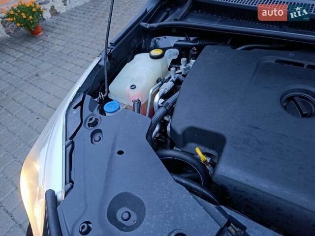 Черный Тойота Авенсис, объемом двигателя 2 л и пробегом 221 тыс. км за 7800 $, фото 3 на Automoto.ua