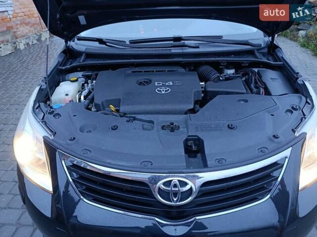 Черный Тойота Авенсис, объемом двигателя 2 л и пробегом 221 тыс. км за 7800 $, фото 4 на Automoto.ua