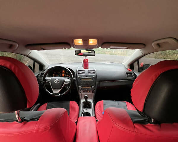 Черный Тойота Авенсис, объемом двигателя 2 л и пробегом 290 тыс. км за 6500 $, фото 7 на Automoto.ua