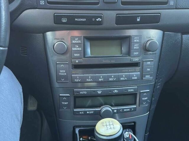 Черный Тойота Авенсис, объемом двигателя 2 л и пробегом 247 тыс. км за 3700 $, фото 7 на Automoto.ua