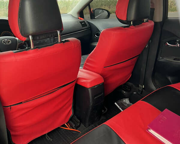 Черный Тойота Авенсис, объемом двигателя 2 л и пробегом 290 тыс. км за 6500 $, фото 6 на Automoto.ua