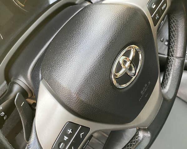 Чорний Тойота Авенсіс, об'ємом двигуна 2.23 л та пробігом 230 тис. км за 9400 $, фото 13 на Automoto.ua