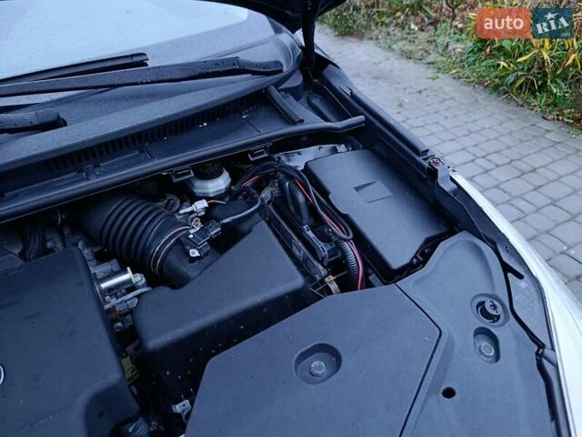 Черный Тойота Авенсис, объемом двигателя 2 л и пробегом 221 тыс. км за 7800 $, фото 2 на Automoto.ua