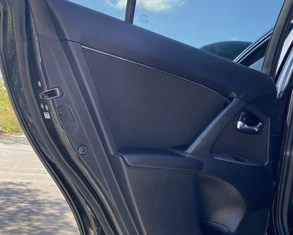 Черный Тойота Авенсис, объемом двигателя 2.2 л и пробегом 315 тыс. км за 8499 $, фото 12 на Automoto.ua