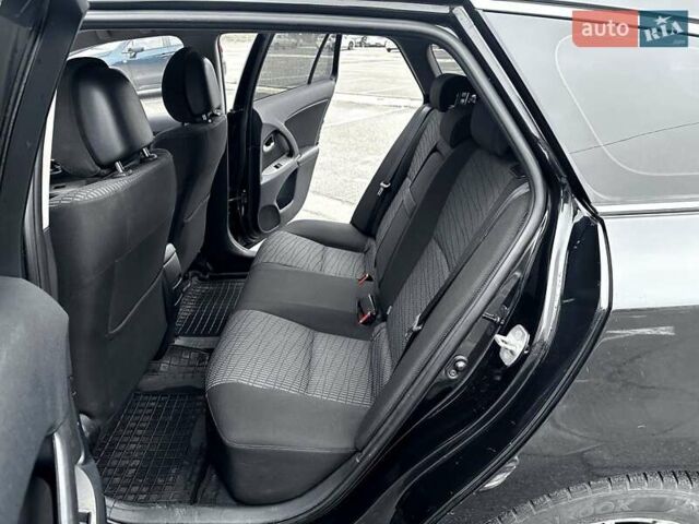 Черный Тойота Авенсис, объемом двигателя 1.8 л и пробегом 269 тыс. км за 8500 $, фото 12 на Automoto.ua
