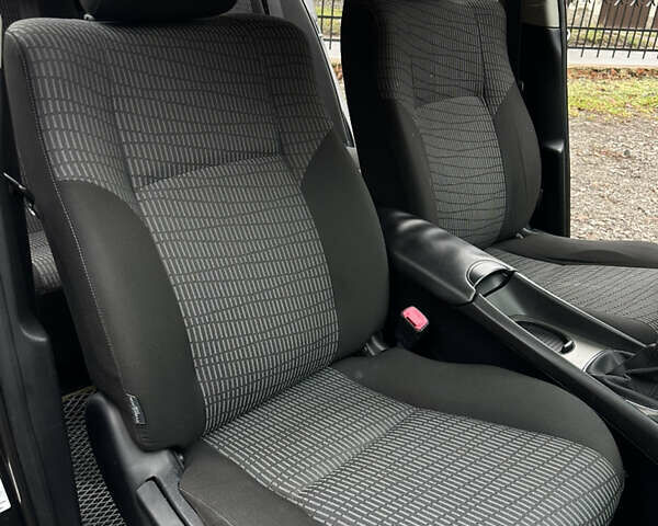 Черный Тойота Авенсис, объемом двигателя 2 л и пробегом 290 тыс. км за 7850 $, фото 17 на Automoto.ua