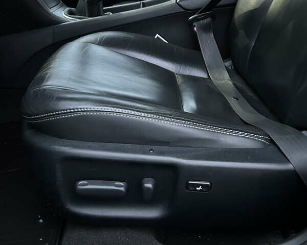 Черный Тойота Авенсис, объемом двигателя 2.23 л и пробегом 200 тыс. км за 8900 $, фото 7 на Automoto.ua