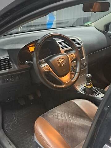 Черный Тойота Авенсис, объемом двигателя 2.2 л и пробегом 279 тыс. км за 8199 $, фото 11 на Automoto.ua