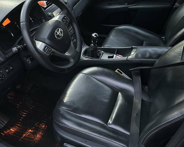 Черный Тойота Авенсис, объемом двигателя 2.23 л и пробегом 200 тыс. км за 8900 $, фото 6 на Automoto.ua