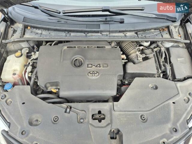 Черный Тойота Авенсис, объемом двигателя 2.23 л и пробегом 253 тыс. км за 9600 $, фото 12 на Automoto.ua