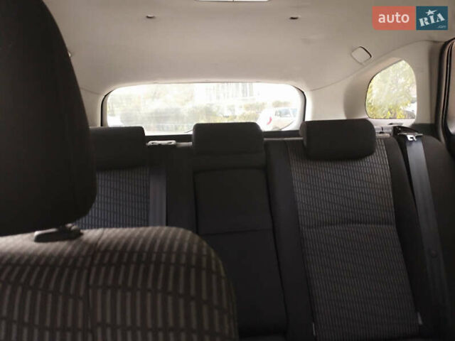 Черный Тойота Авенсис, объемом двигателя 1.8 л и пробегом 180 тыс. км за 8200 $, фото 21 на Automoto.ua