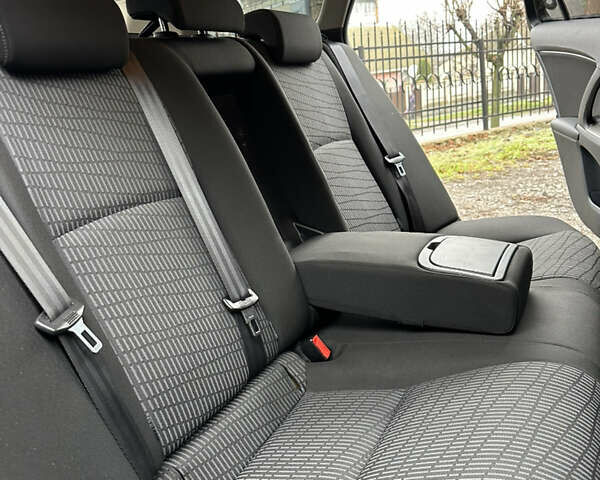 Черный Тойота Авенсис, объемом двигателя 2 л и пробегом 290 тыс. км за 7850 $, фото 16 на Automoto.ua