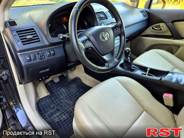 Черный Тойота Авенсис, объемом двигателя 2 л и пробегом 228 тыс. км за 6900 $, фото 7 на Automoto.ua