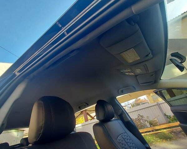 Черный Тойота Авенсис, объемом двигателя 2.2 л и пробегом 283 тыс. км за 9950 $, фото 9 на Automoto.ua